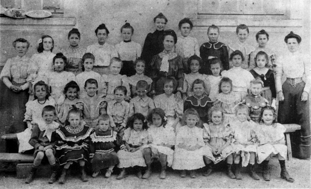 École libre - 1906 - Mlle BERTHOLON directrice - Mlle GODE institutrice