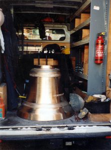 20 septembre 1999 : arrivée des cloches à Brindas 20 septembre 1999 : arrivée des cloches à Brindas
