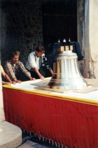 20 septembre 1999 : les cloches sur le char 20 septembre 1999 : les cloches sur le char