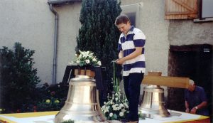 20 septembre 1999 : les cloches sur le char 20 septembre 1999 : les cloches sur le char