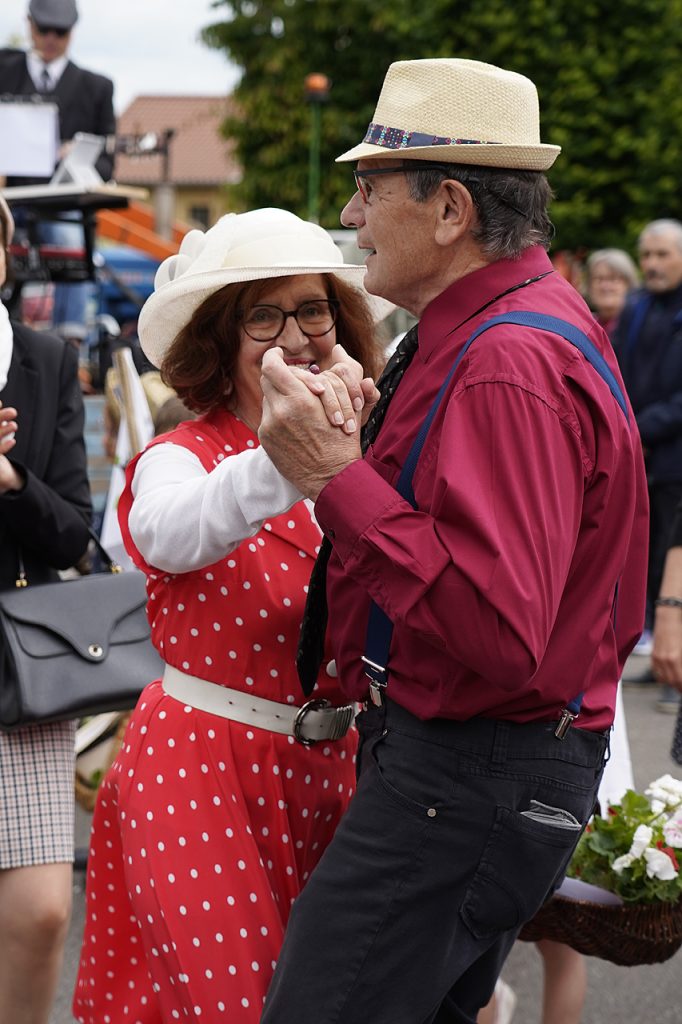 Défilé – Chantal, Dominique