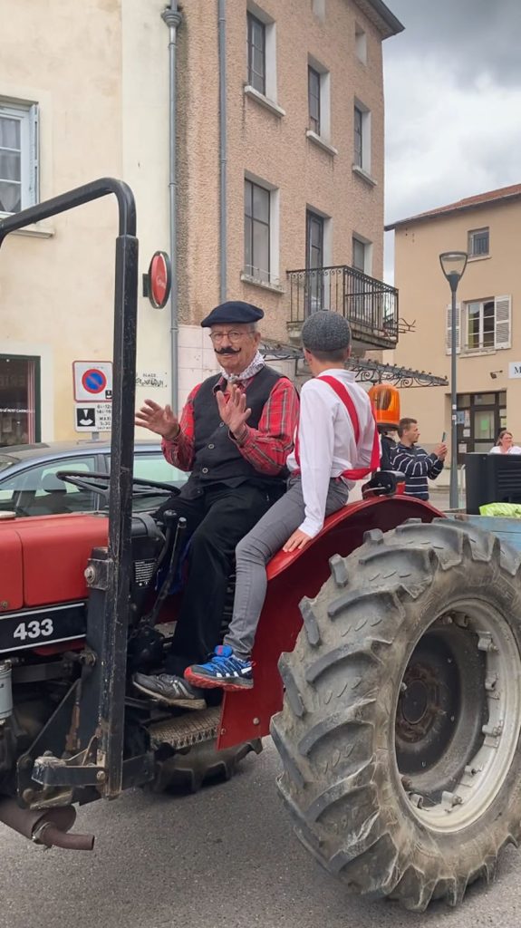 Défilé – Robert sur le tracteur